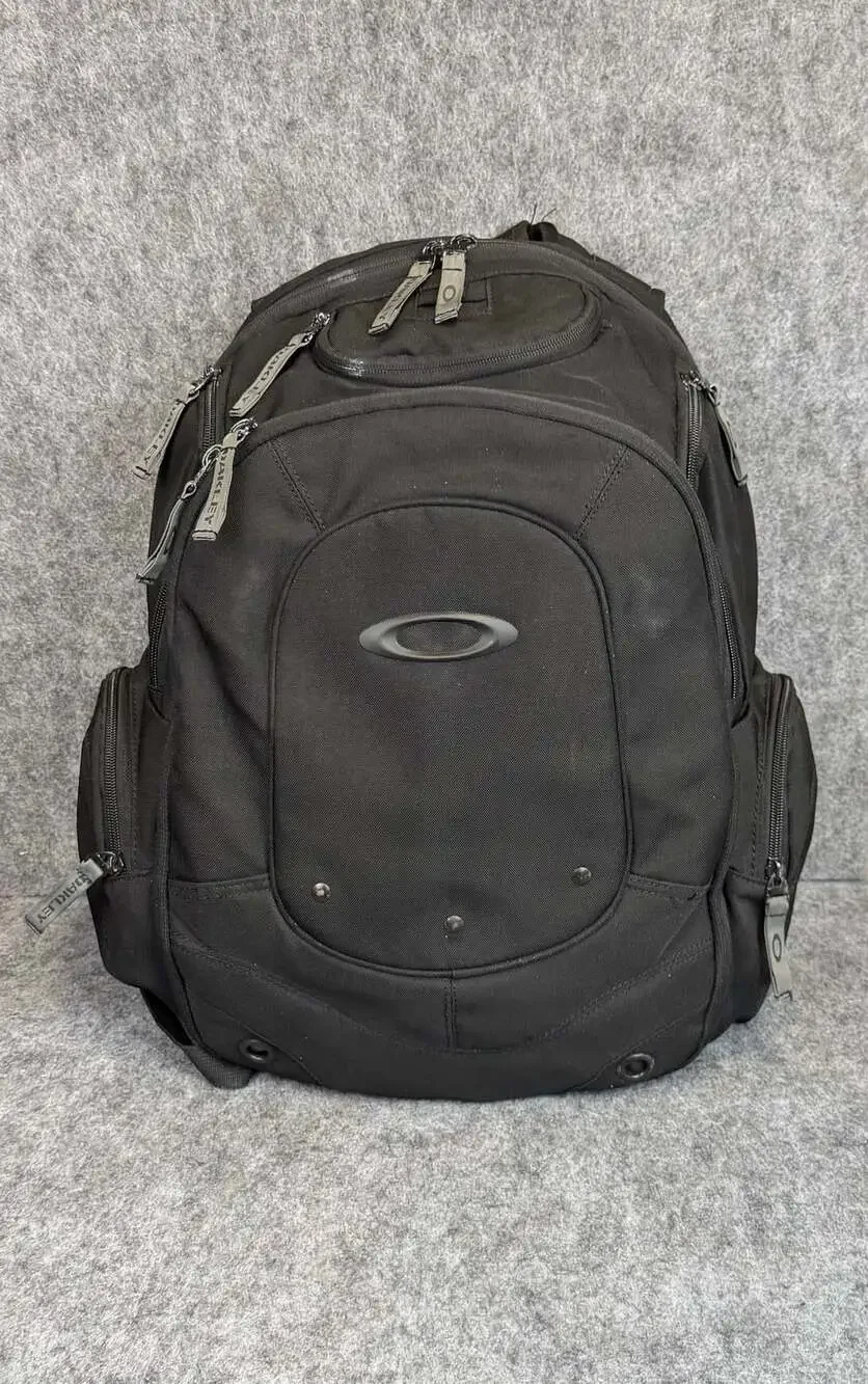 Oakley Vintage Icon Tactical Field Gear Backpack Black